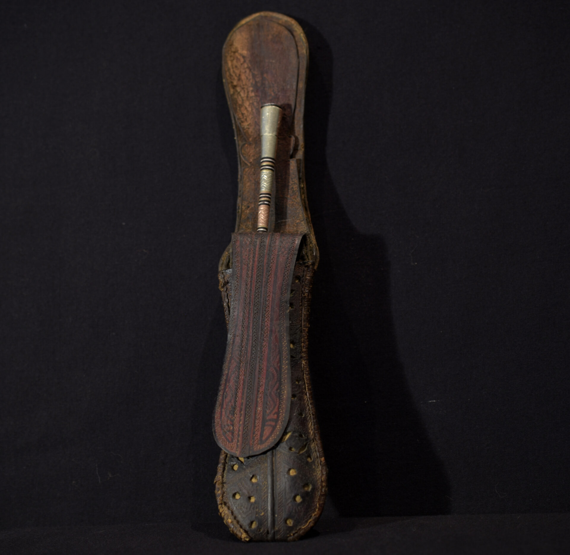 Hover to zoom Have one to sell? Sell now Old Tuareg Leather Bag and Smoking Pipe – Mauritania