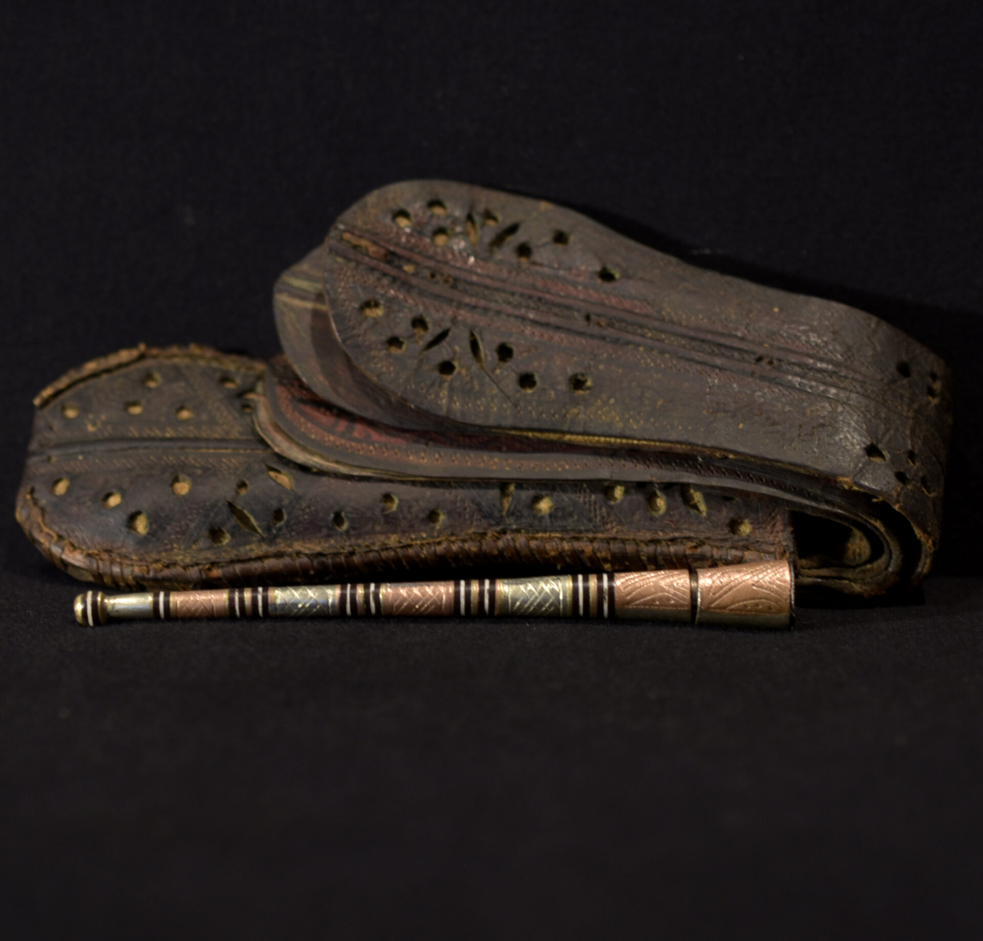 Hover to zoom Have one to sell? Sell now Old Tuareg Leather Bag and Smoking Pipe – Mauritania