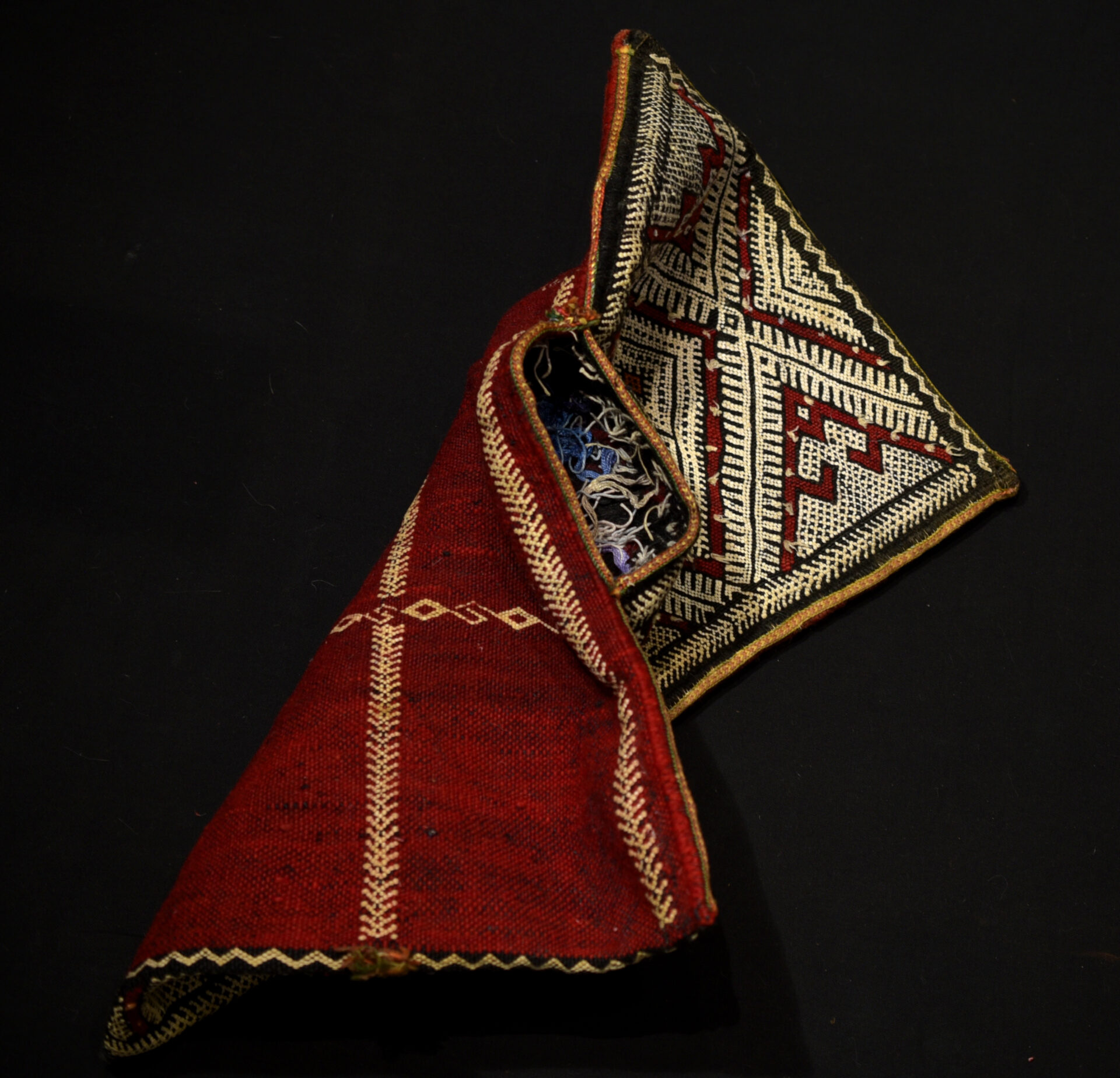 Old Fine Berber Pillow – Zemmour Tribe – Middle Atlas, Morocco