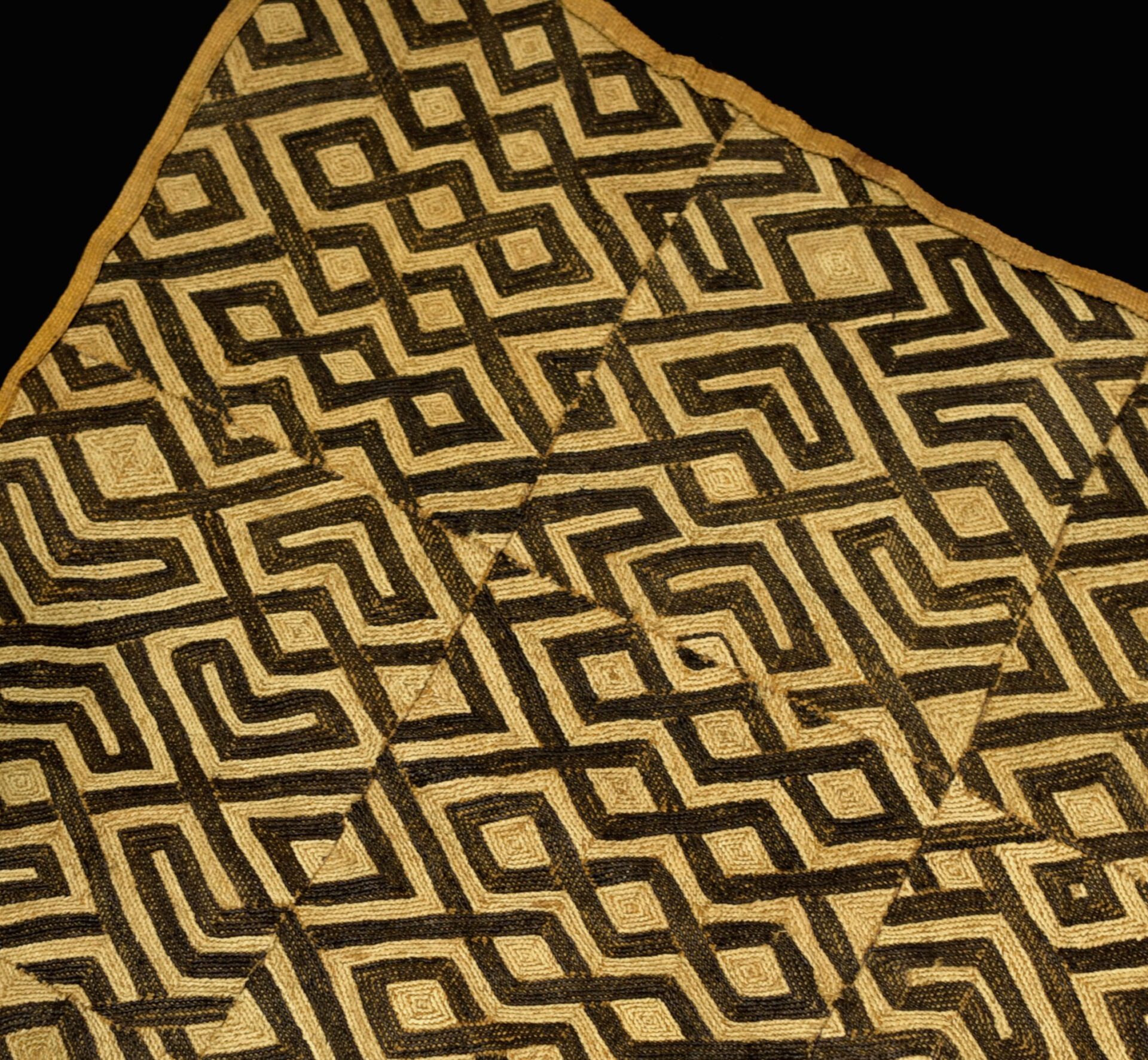 Old Fine Kuba Raffia – BUSHOONG – Kasai Velvet – DR Congo