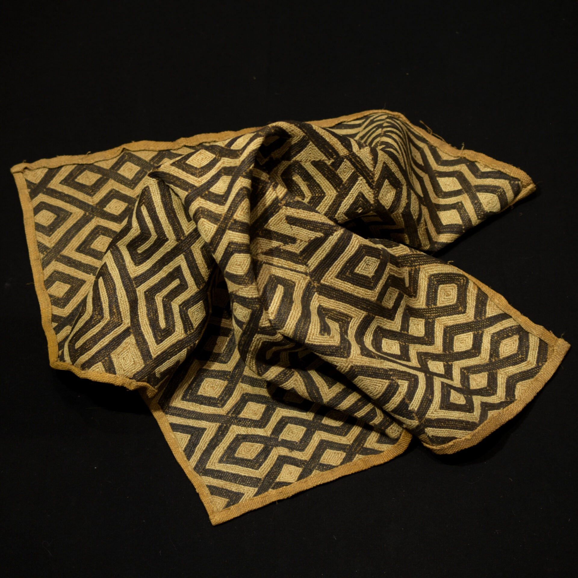 Old Fine Kuba Raffia – BUSHOONG – Kasai Velvet – DR Congo