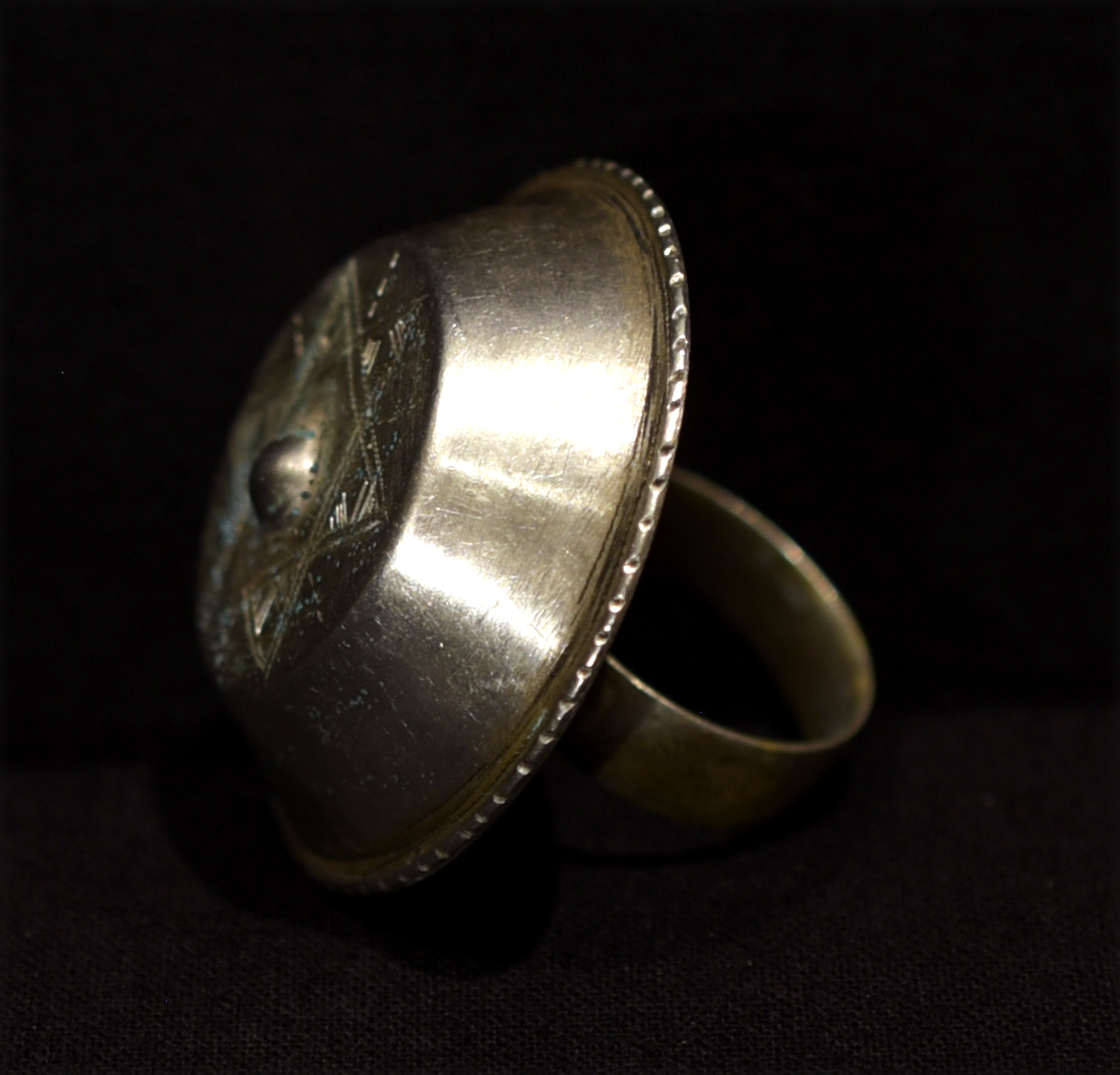 Old Fine Tuareg Moon Ring – Shisandar Tellit – Niger