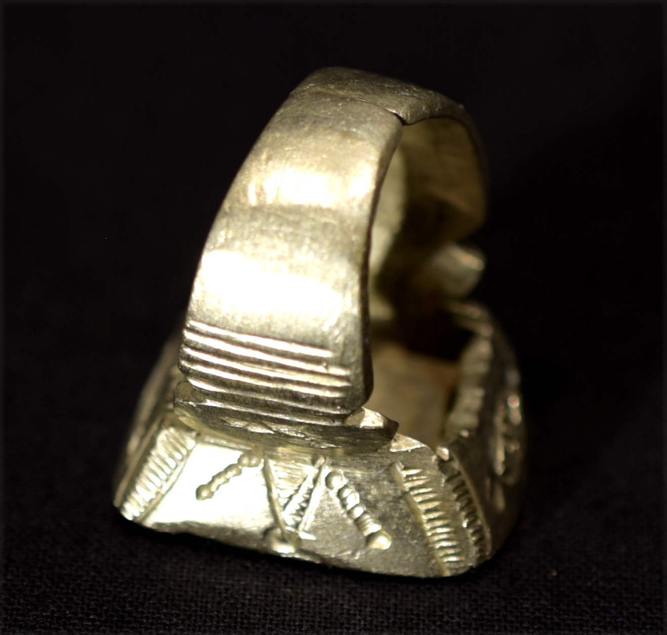 Fine Massive Tuareg Ceremonial Ring – Niger