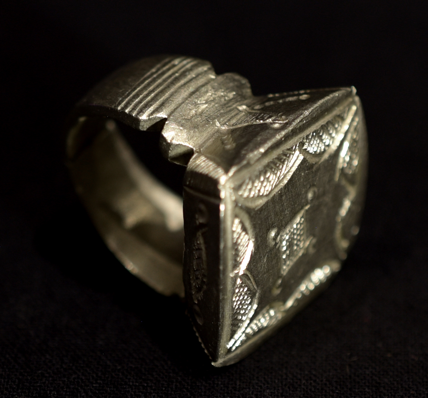 Fine Massive Tuareg Ceremonial Ring – Niger