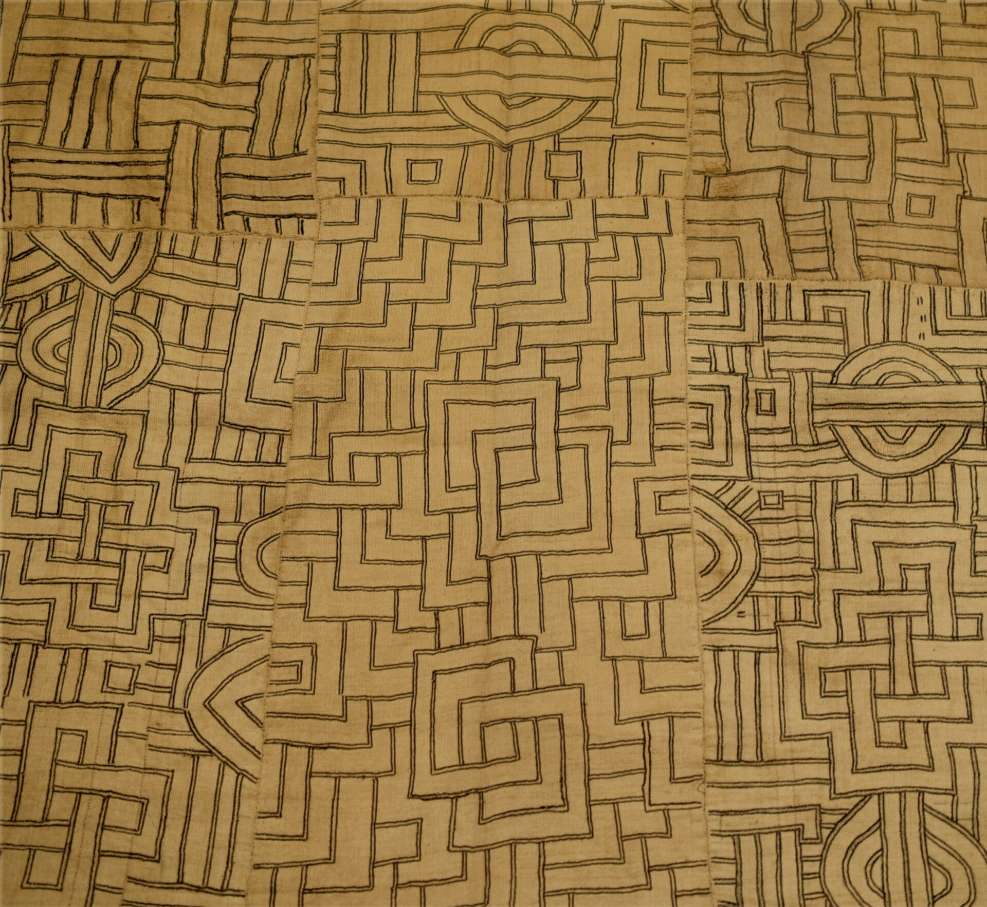 Outstanding Antique Fine Kuba Overskirt – BUSHOONG – Ntshakabwiin – DR Congo