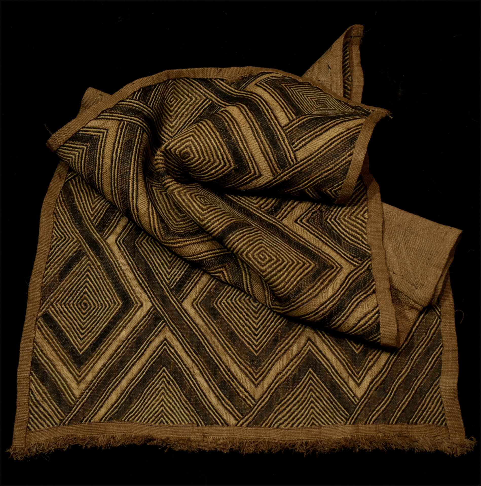 Old Fine Kuba Raffia – BUSHOONG – Kasai Velvet – DR Congo