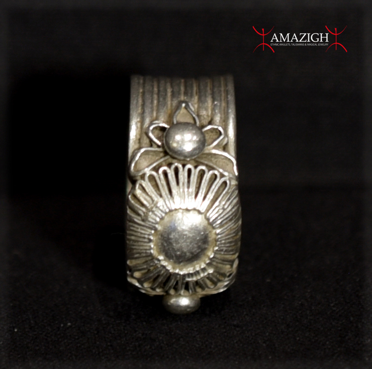 Old Fine Beautiful Akha Ring – North Thailand