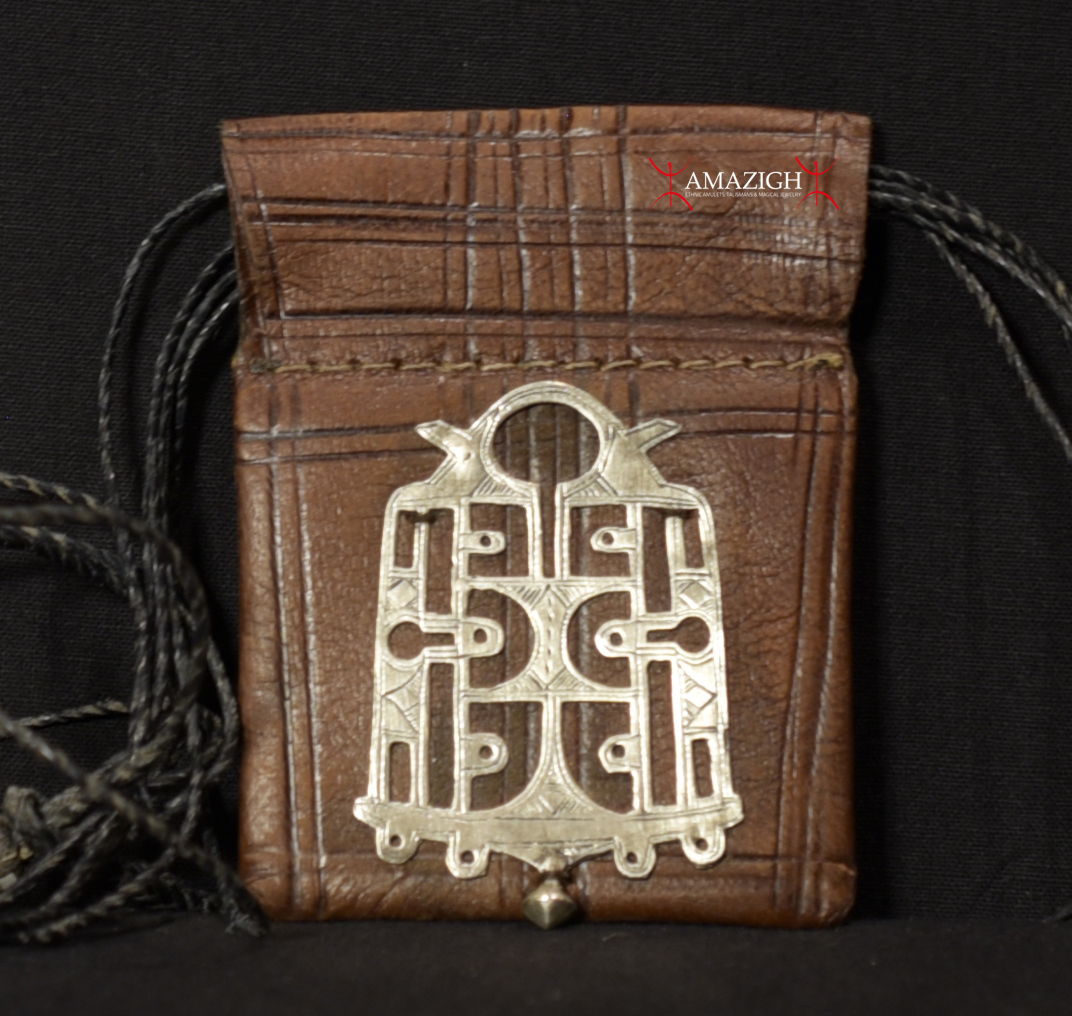 Tuareg Talisman – Bella Amulet on Leather Gris-Gris – Niger