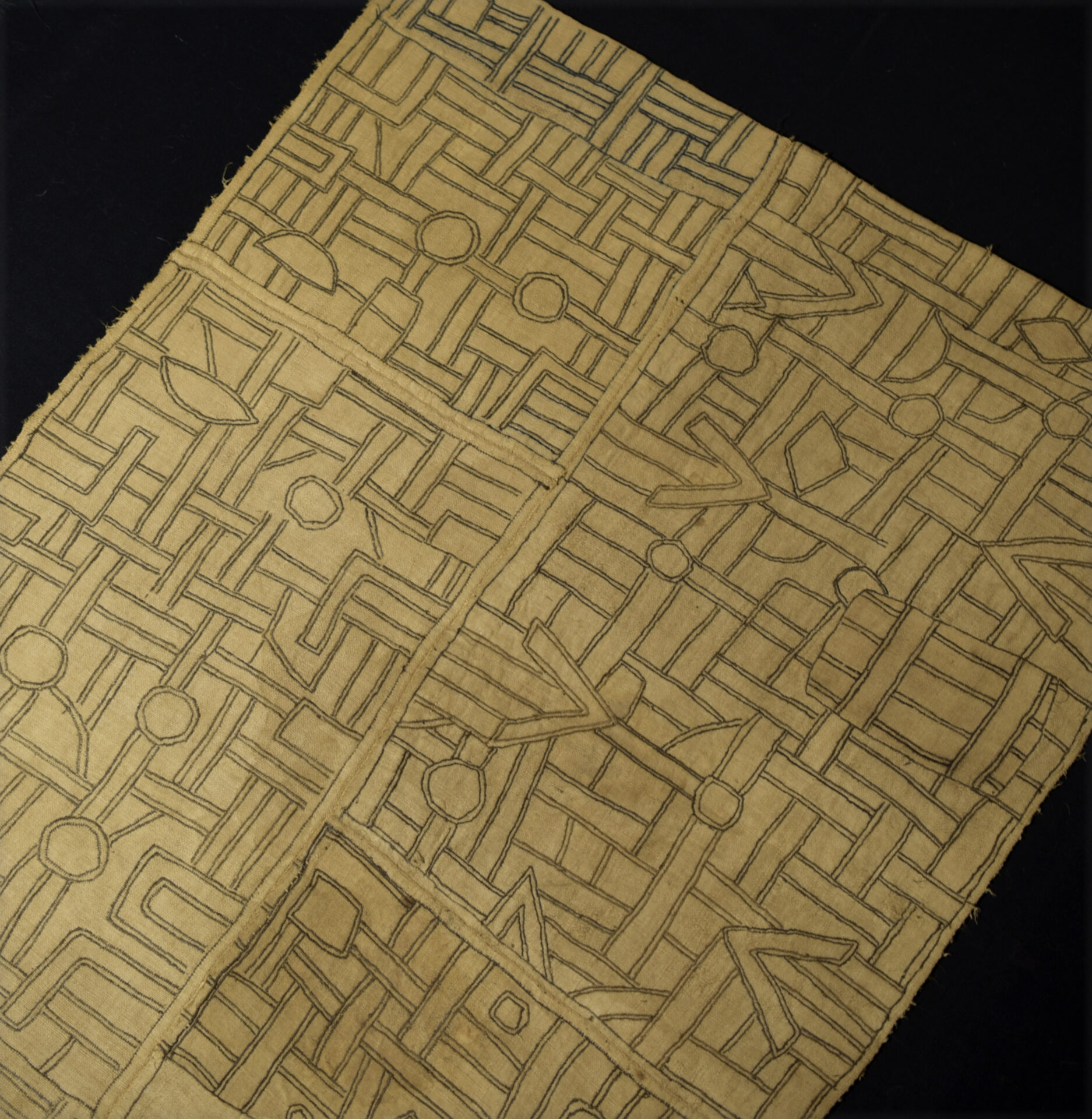 Old Fine Kuba Cloth – BUSHOONG – Kasai Velvet – DR Congo