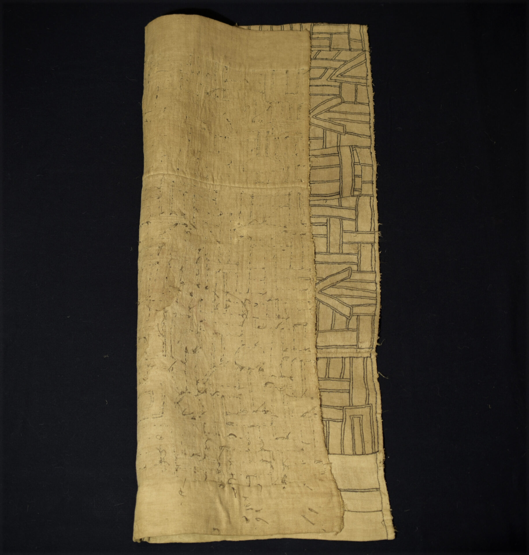 Old Fine Kuba Cloth – BUSHOONG – Kasai Velvet – DR Congo