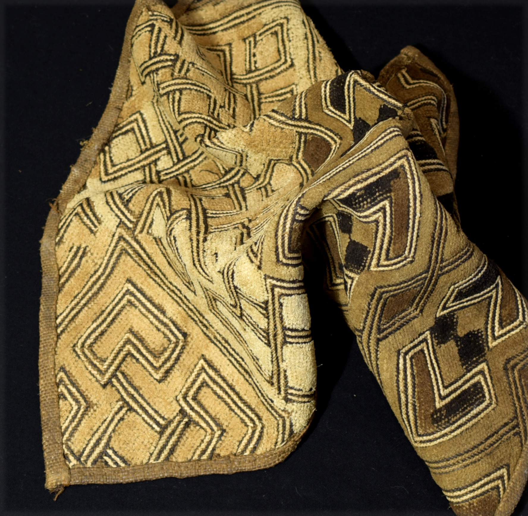 Old Fine Kuba Raffia – SHOOWA – Kasai Velvet – DR Congo