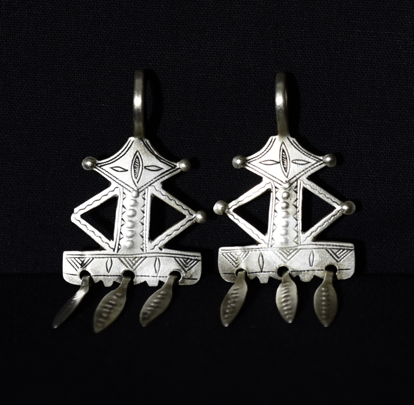 Old Tuareg Earrings – Tanit – Niger