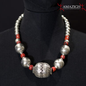 Fine Beaded Necklace - Silver and Madrepora - Yemen