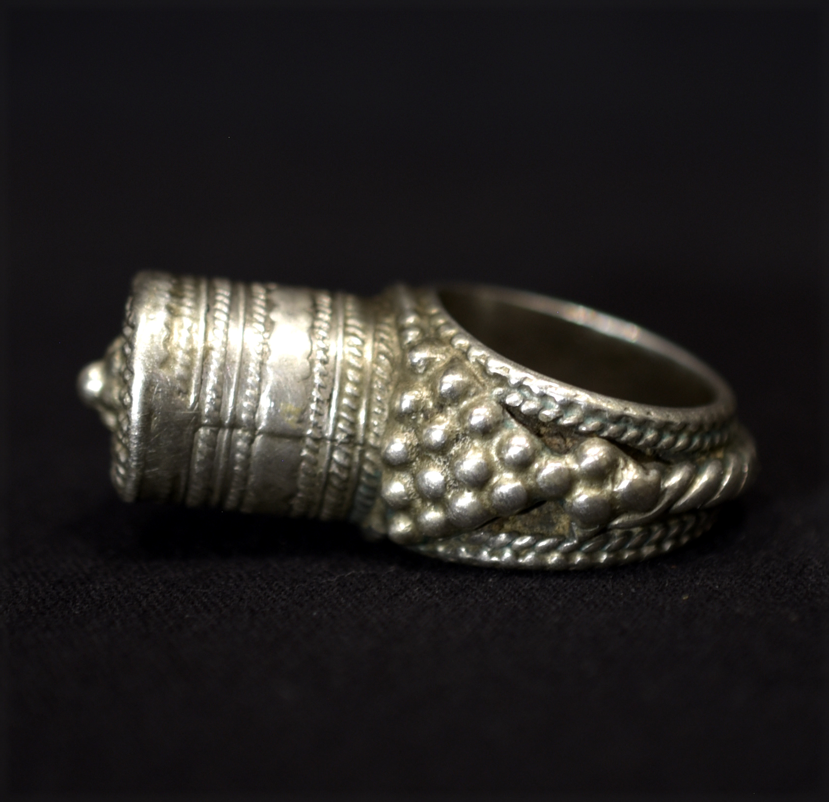 Old Rashaida Silver Ring – Sudan