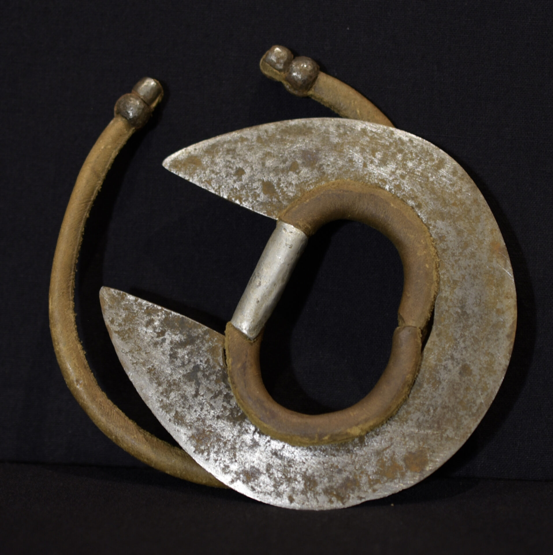 Old Turkana Fighting Wrist Knife – Ararait – Kenya