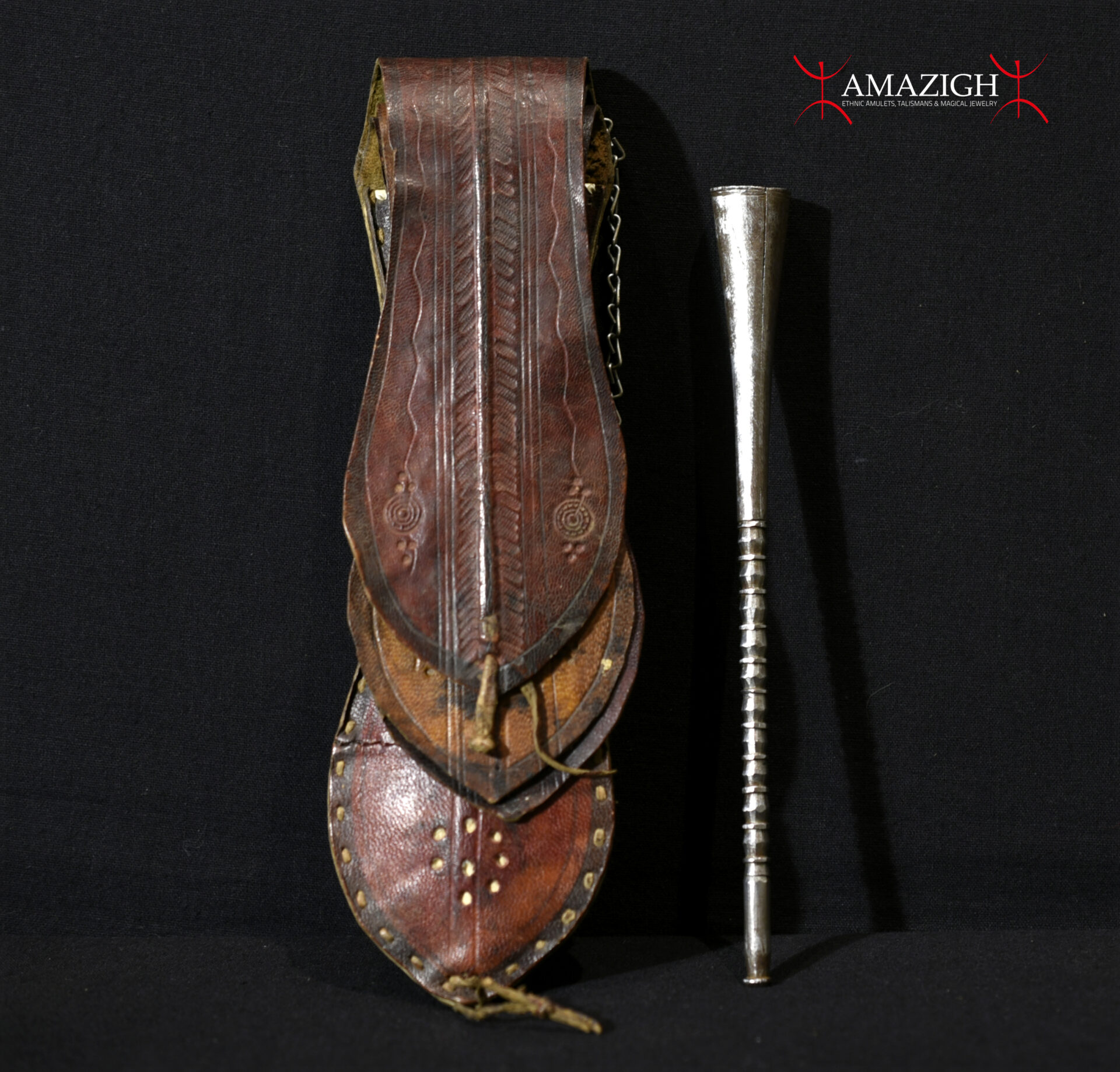 Old Tuareg Leather Bag and Smoking Pipe – Niger