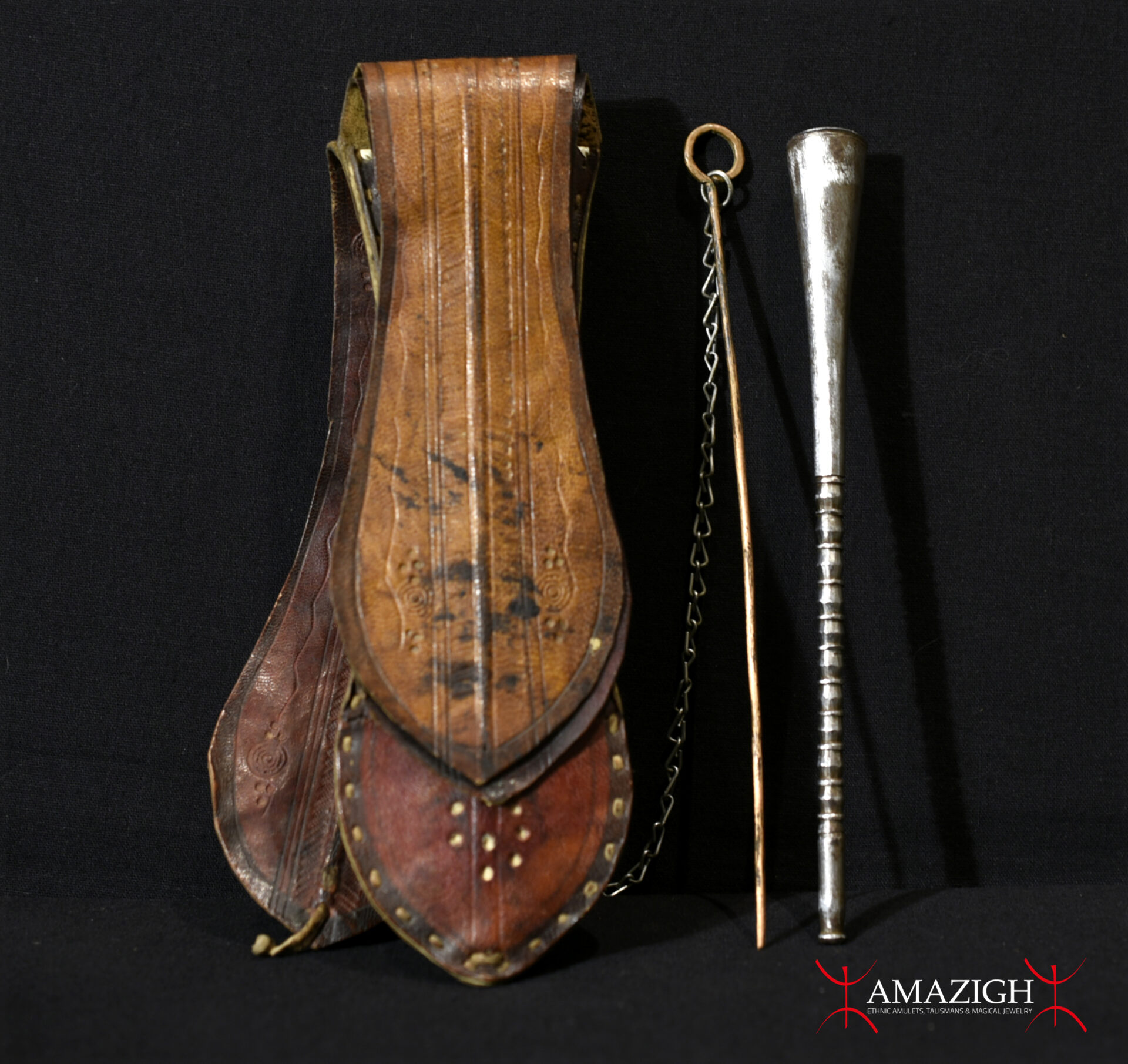 Old Tuareg Leather Bag and Smoking Pipe – Niger