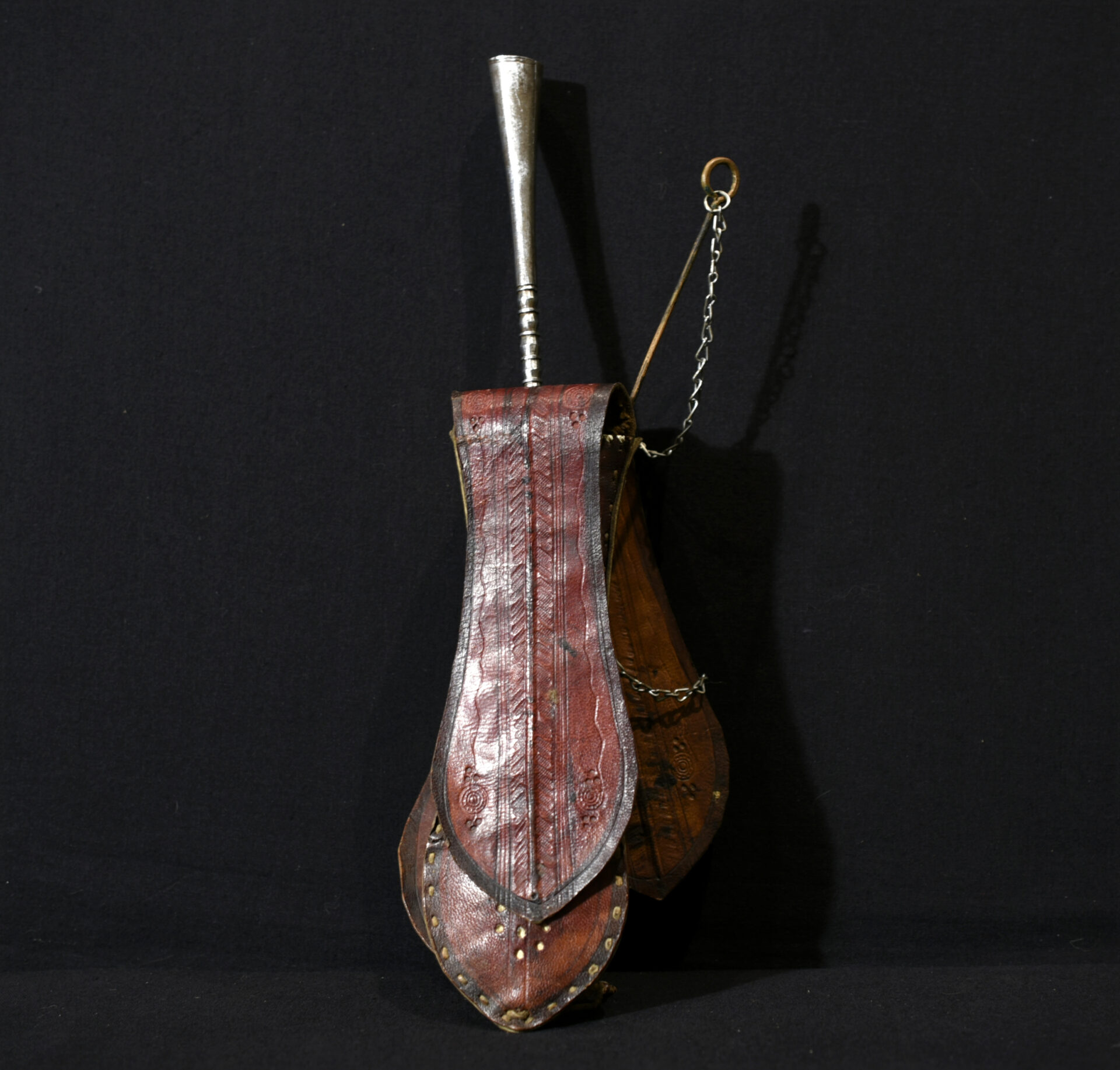 Old Tuareg Leather Bag and Smoking Pipe – Niger