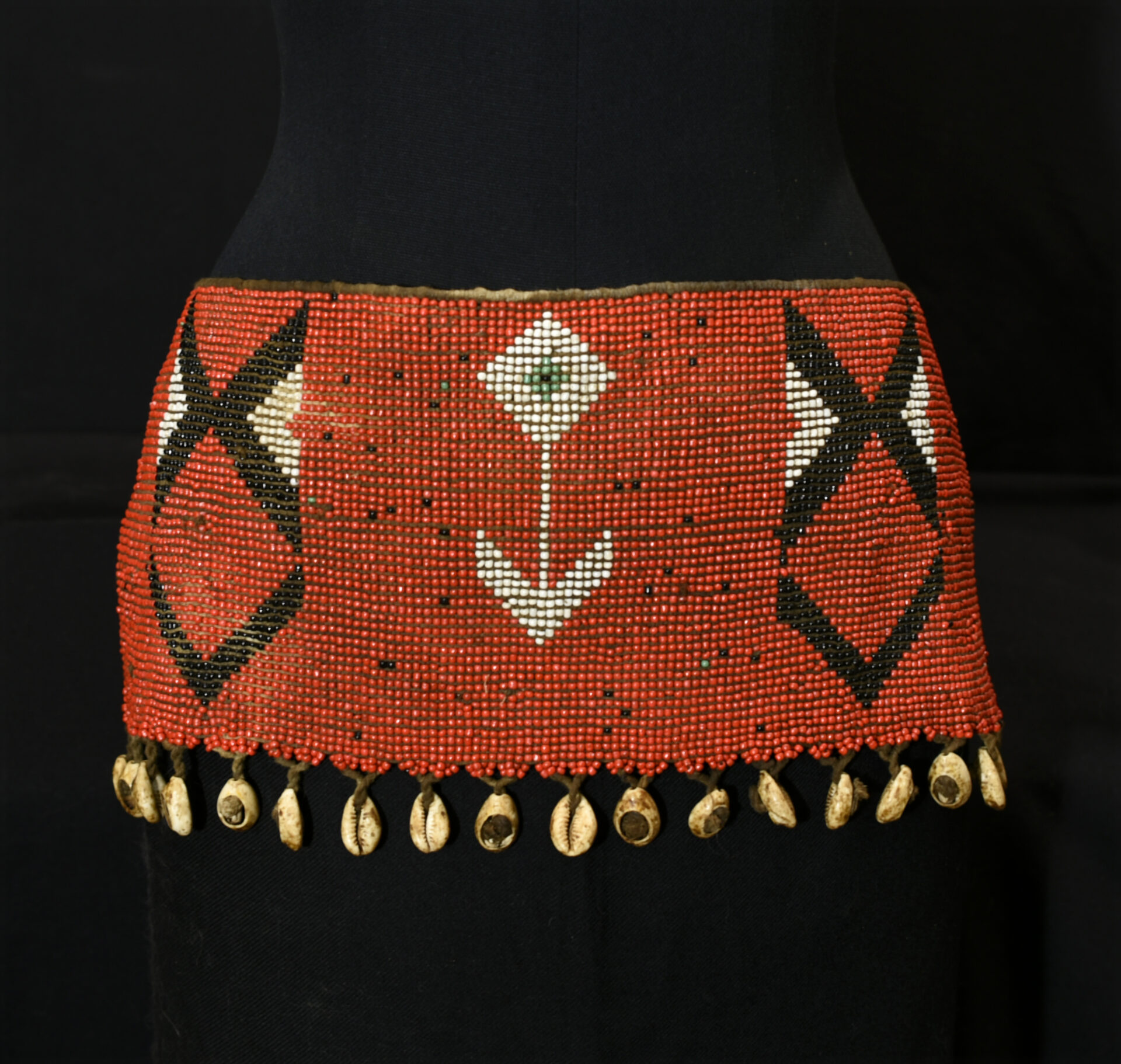 Old Fine Kirdi Beaded Cache Sexe – PIKURAN – Cameroon