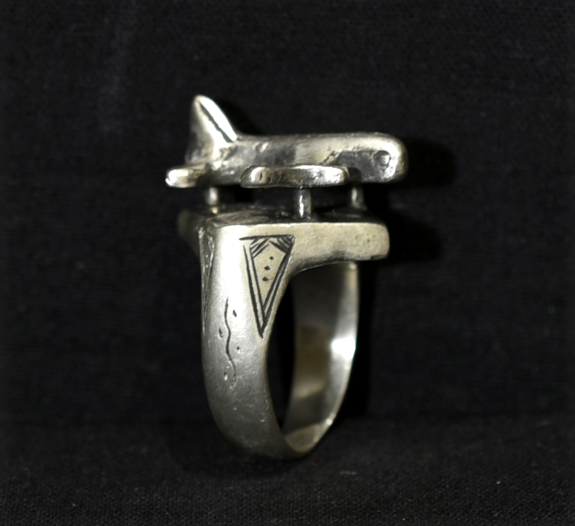 Beautiful Tuareg Ring – Airplane – Massive Silver – Niger