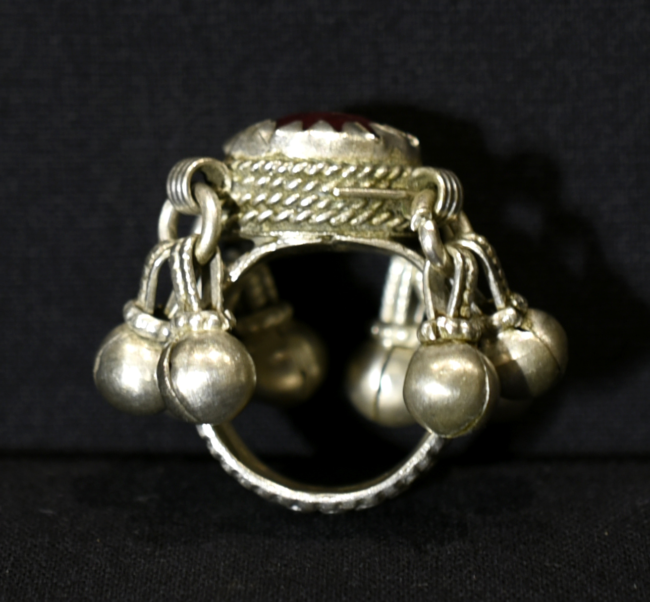 Outstanding Antique Bedouin Silver Ring – Aqiq Ahamar – Saudi Arabia