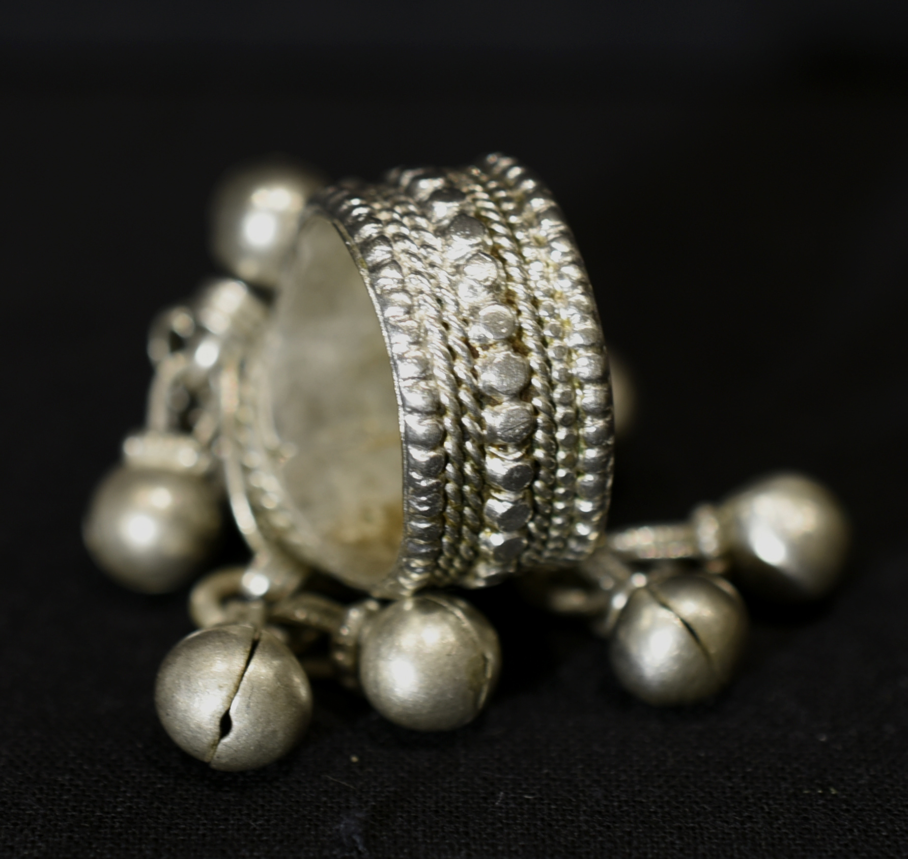 Outstanding Antique Bedouin Silver Ring – Aqiq Ahamar – Saudi Arabia