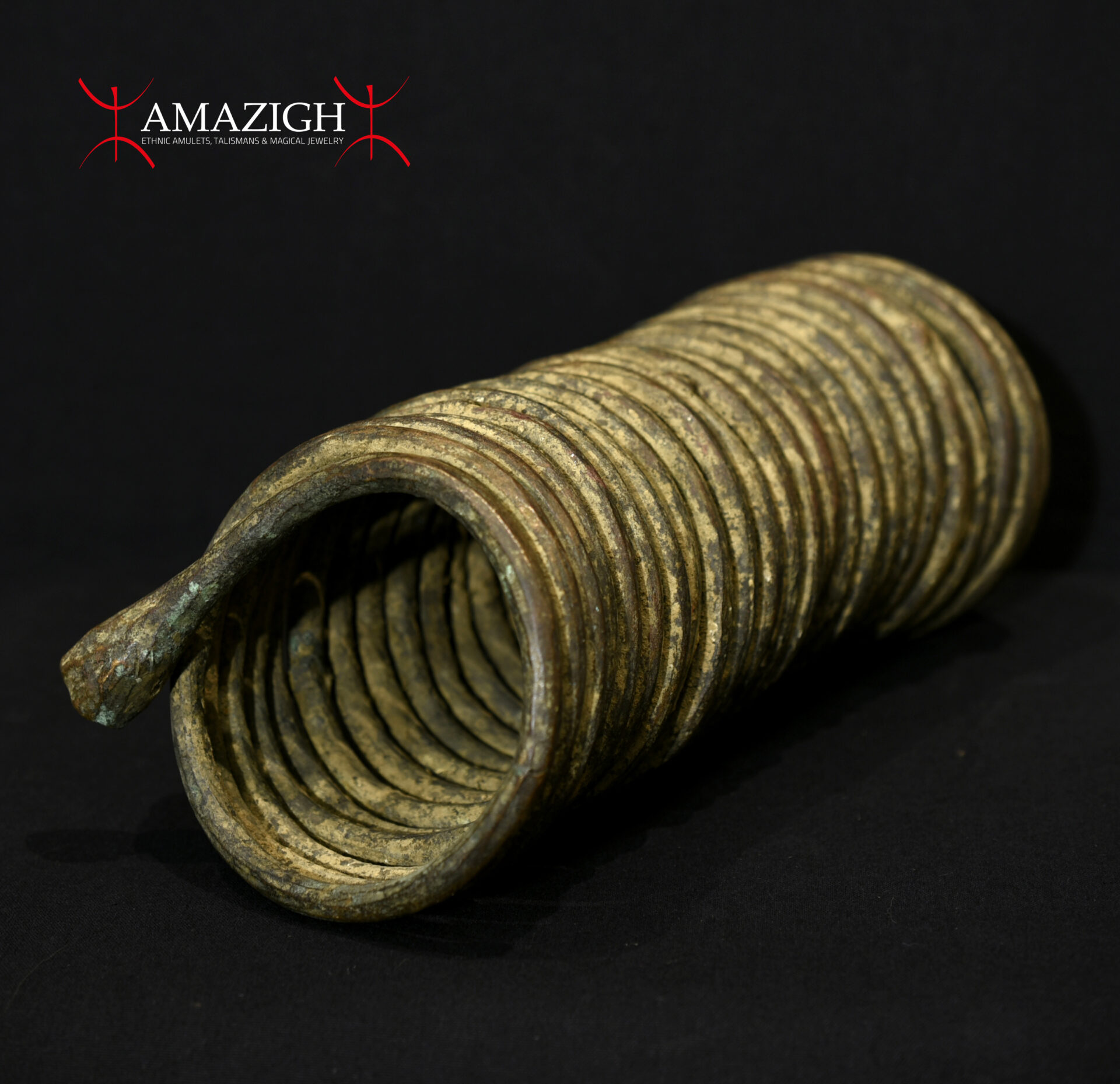 Antique Igbo Bronze Coiled Manilla – Nigeria – 19° century – Outstanding Piece