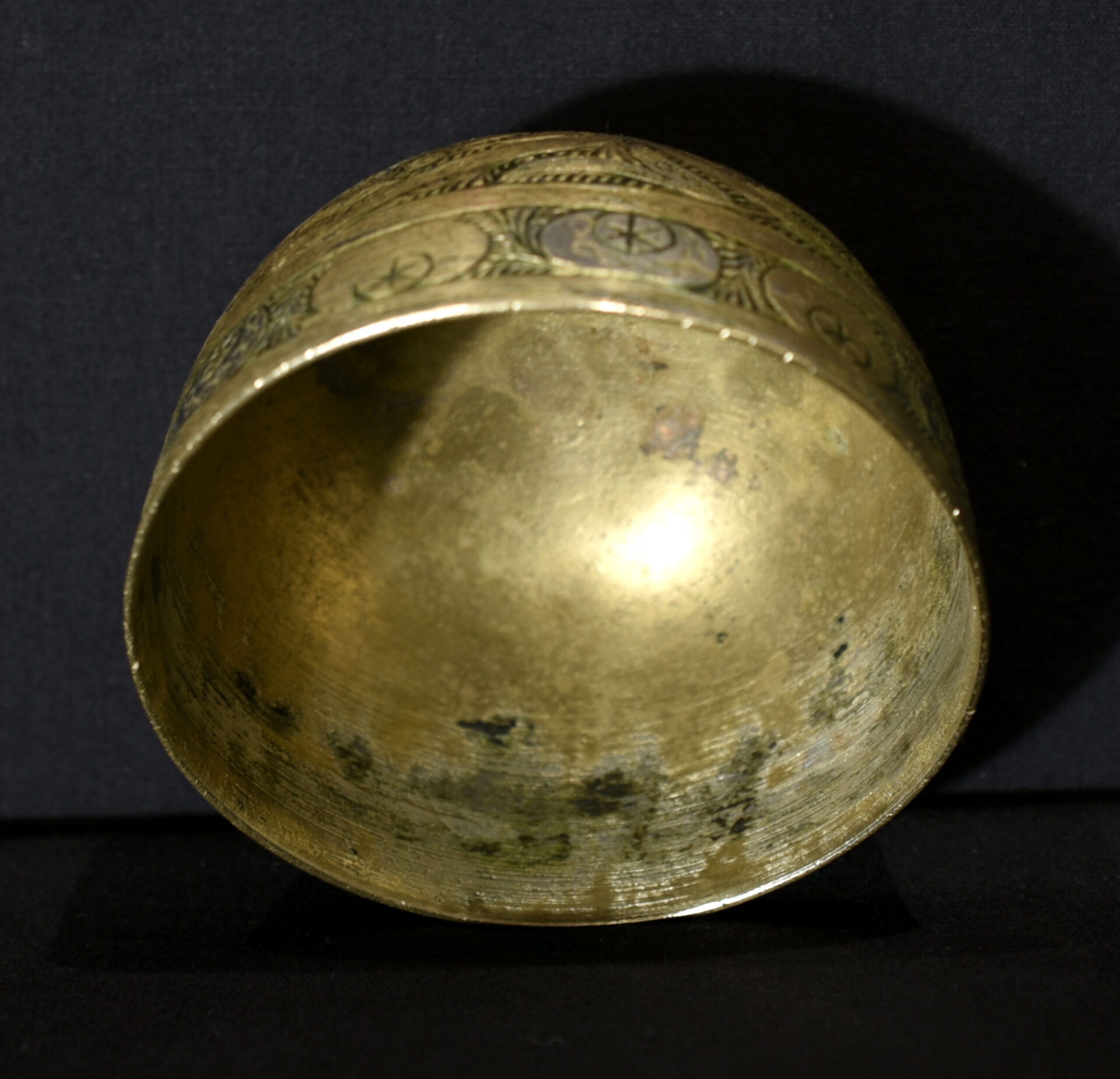 Antique Fine Chiselled Bowl – Beautiful Islamic Metalwork