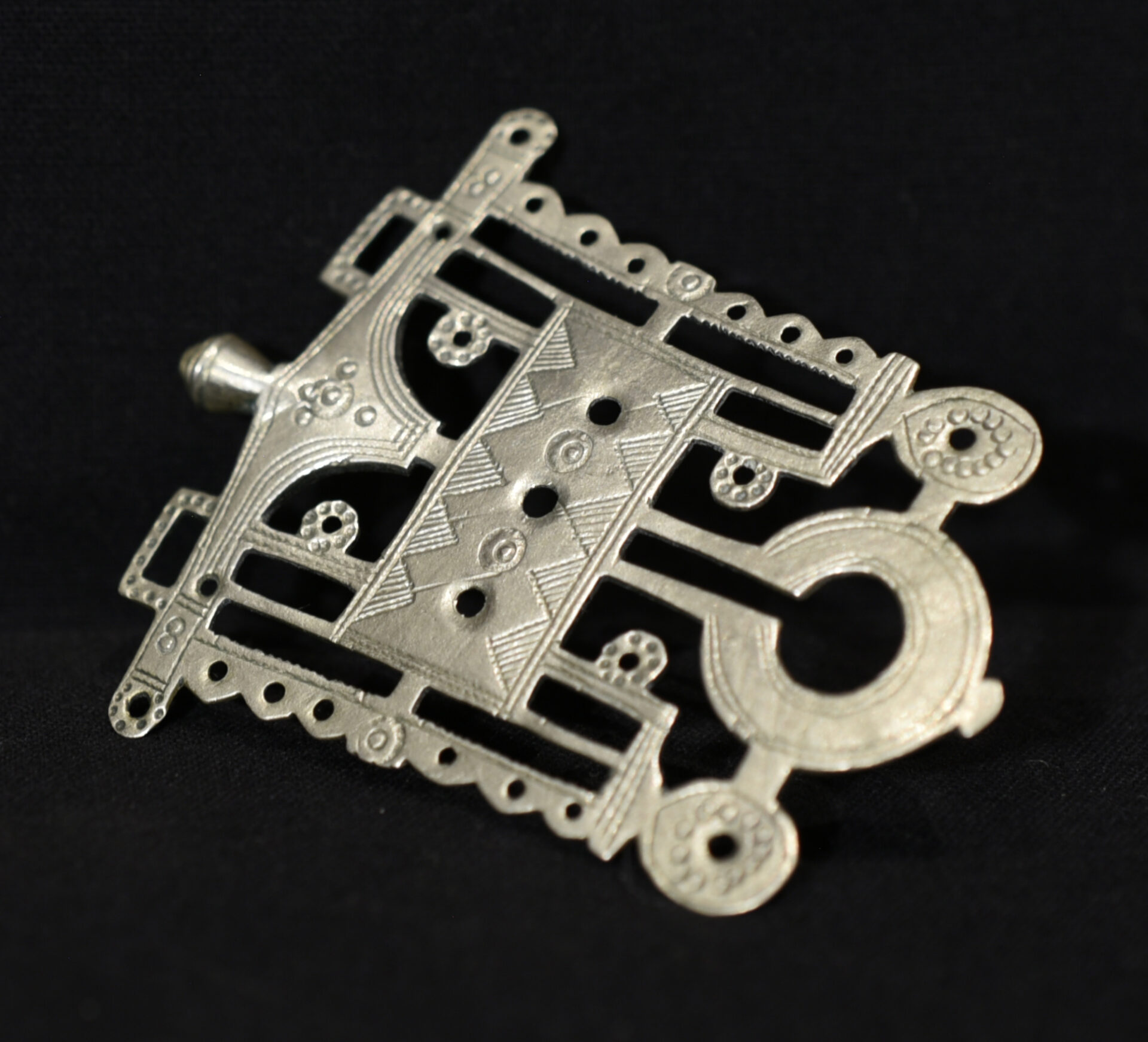 Extra Fine Old Tuareg Bella-Ikelan Amulet – Niger