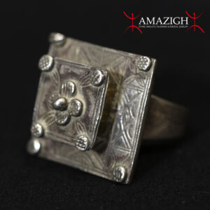 Old Tuareg Ring - Niger