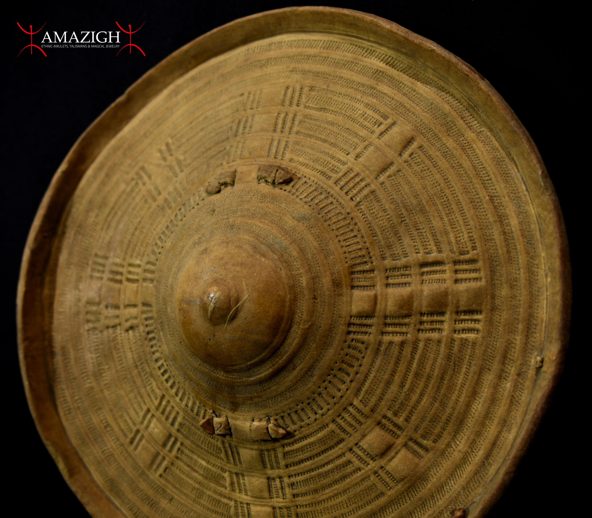 Antique Hide Somali Shield – Gãschãn – East Africa