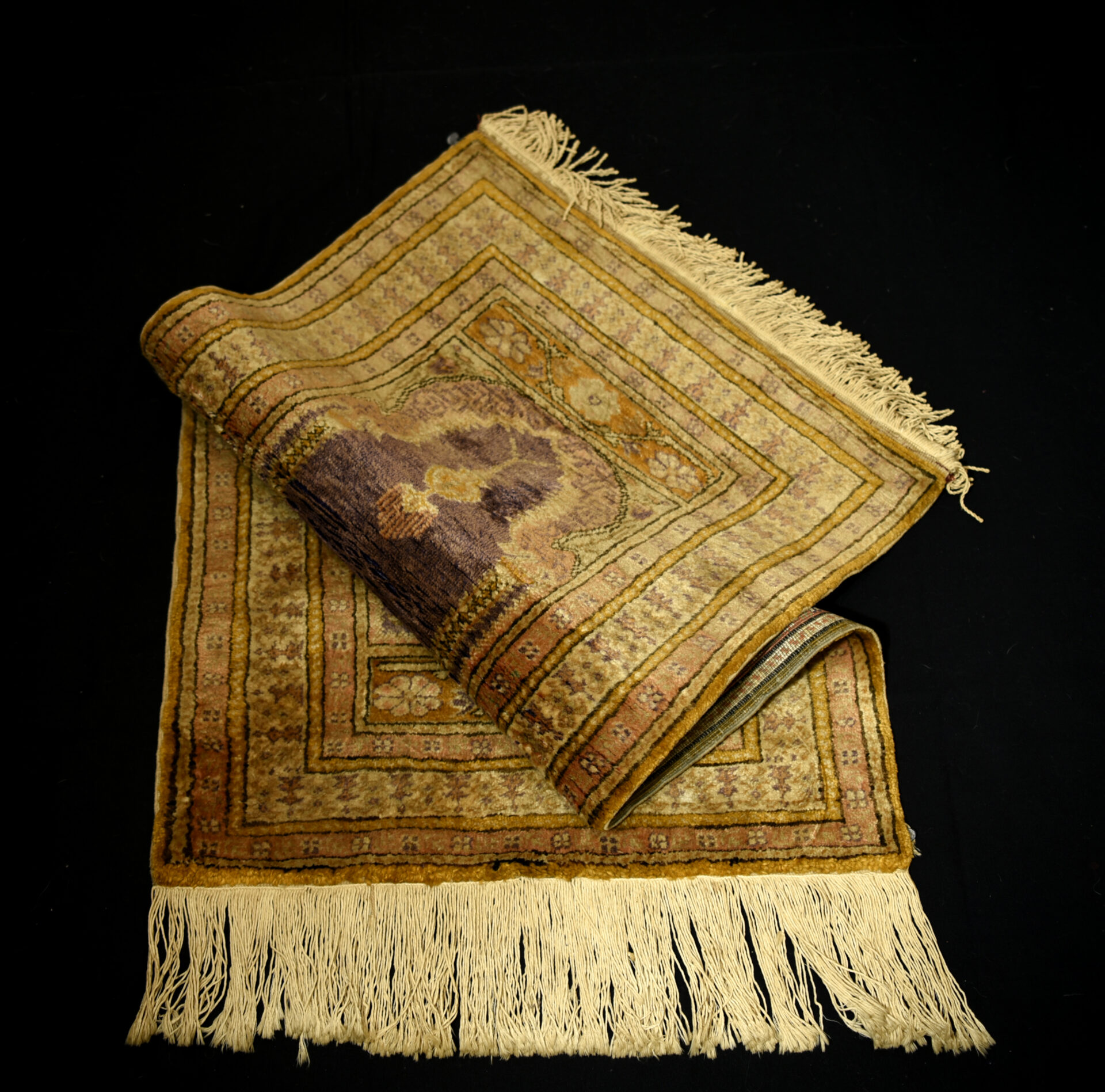 Antique Anatolian Prayer Rug – Late 19th / early 20th century – Western Anatolia