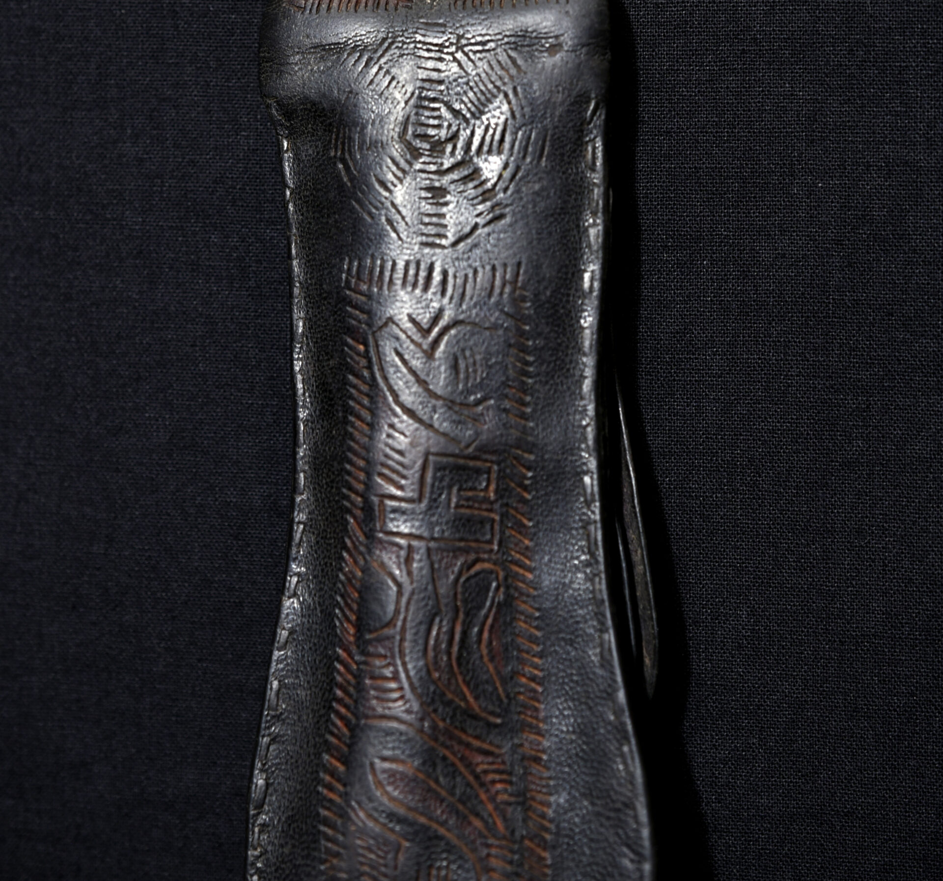 Old Tuareg Leather Bag and Smoking Pipe – Niger