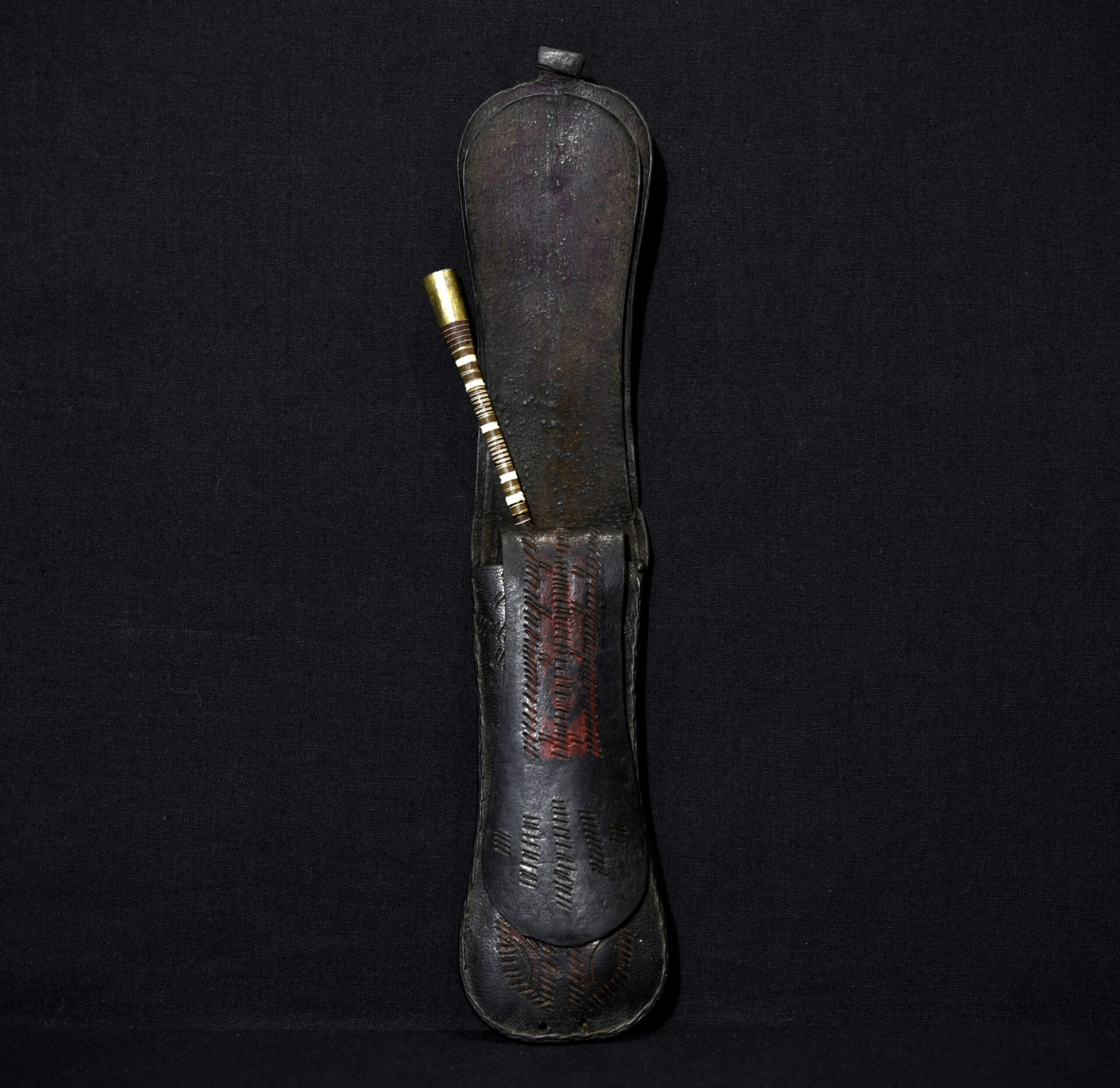 Old Tuareg Leather Bag and Smoking Pipe – Niger