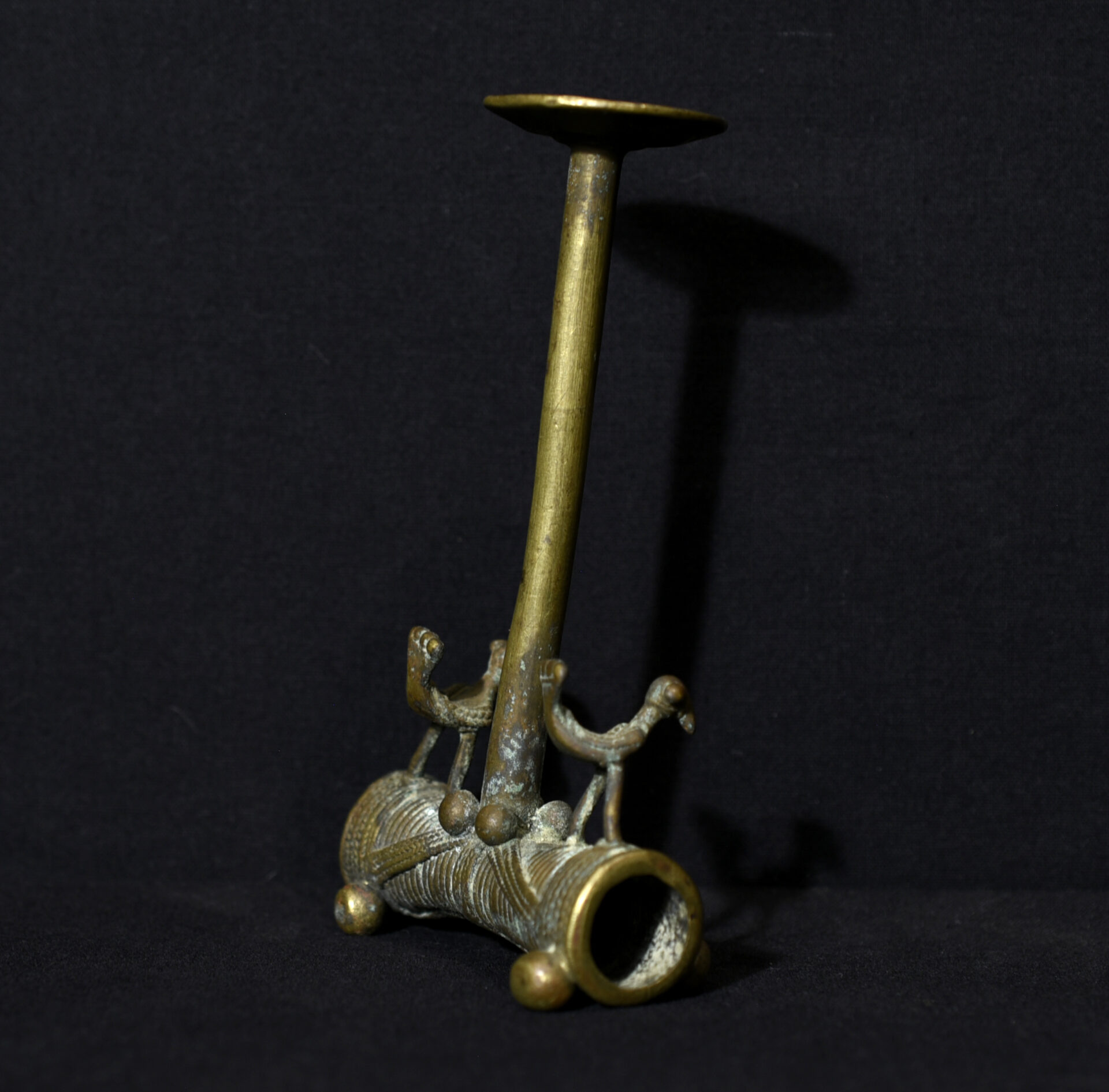 Antique Tiv Bronze Snuff Ring (Snuff Inhaler) – Ritual Tobacco Object – Nigeria