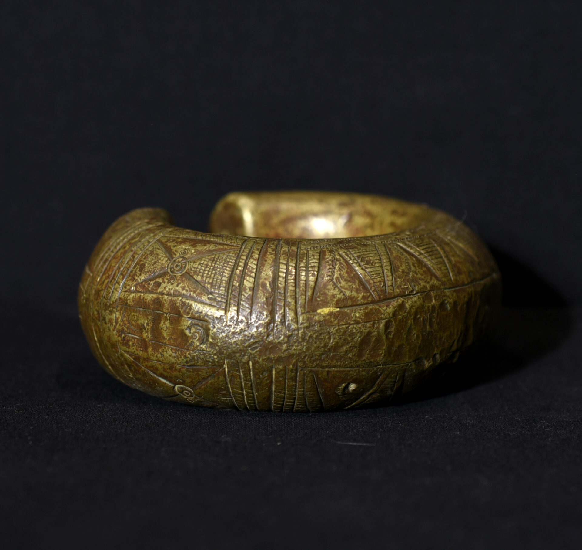 Dear   Could you possibly guide me as to the market value on a woman’s embroidered Akhazi Cloth from Ida Ou Nadif tribe… I collected one over 20 years ago when I was living and traveling around the region. I noted that you either had one for sale or sold one off your site, so I am hoping you will not be offended if ask your guidance.   I am aware there are more recent era fakes coming out. I have cherished this piece and kept it out of light and dust. It is time to find it a good home.    Thank you kindly in advance.   ~Lynn de Lopez