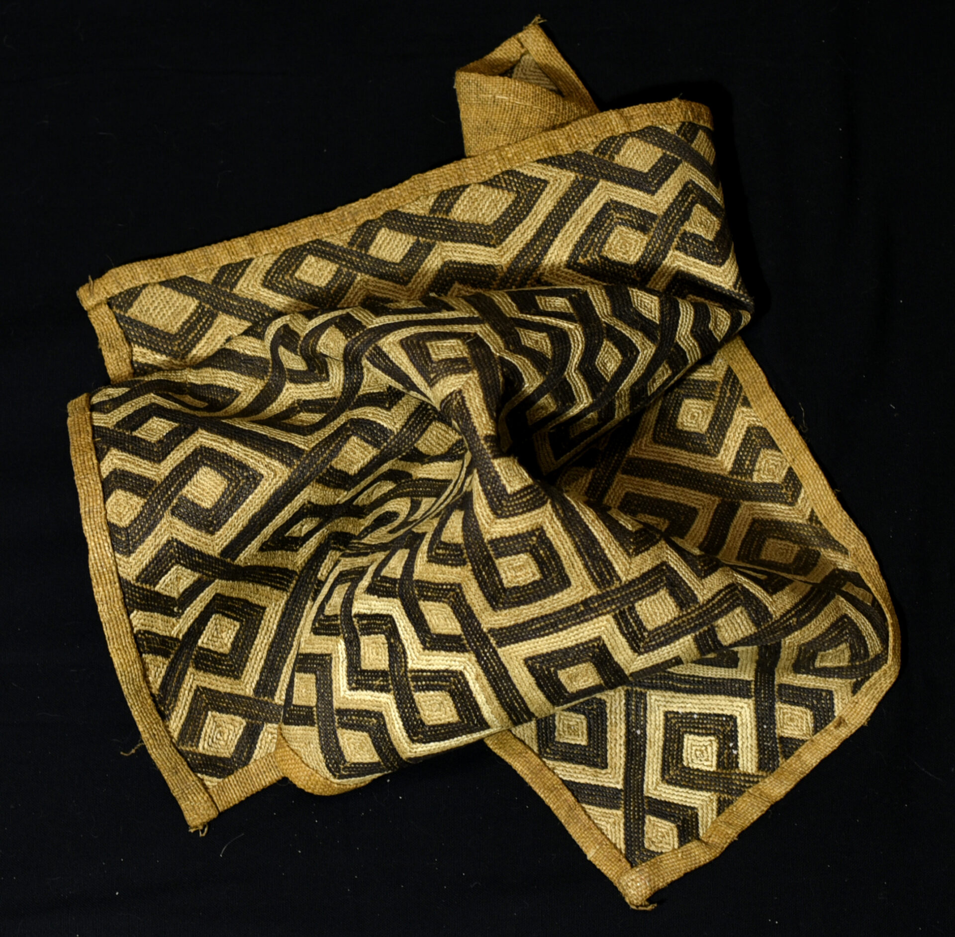 Old Fine Kuba Raffia – BUSHOONG – Kasai Velvet – DR Congo