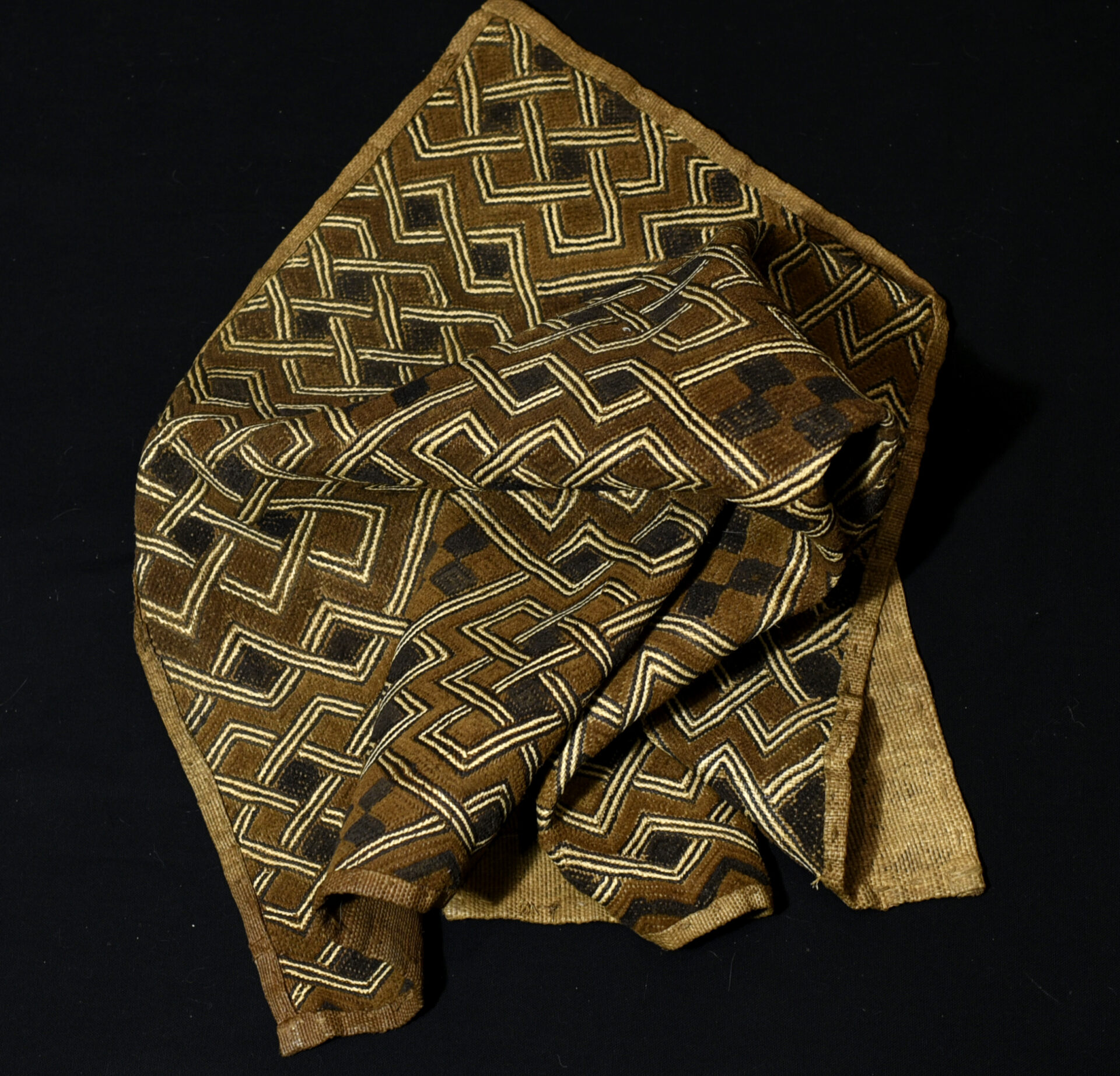 Old Fine Kuba Raffia – SHOOWA – Kasai Velvet – DR Congo