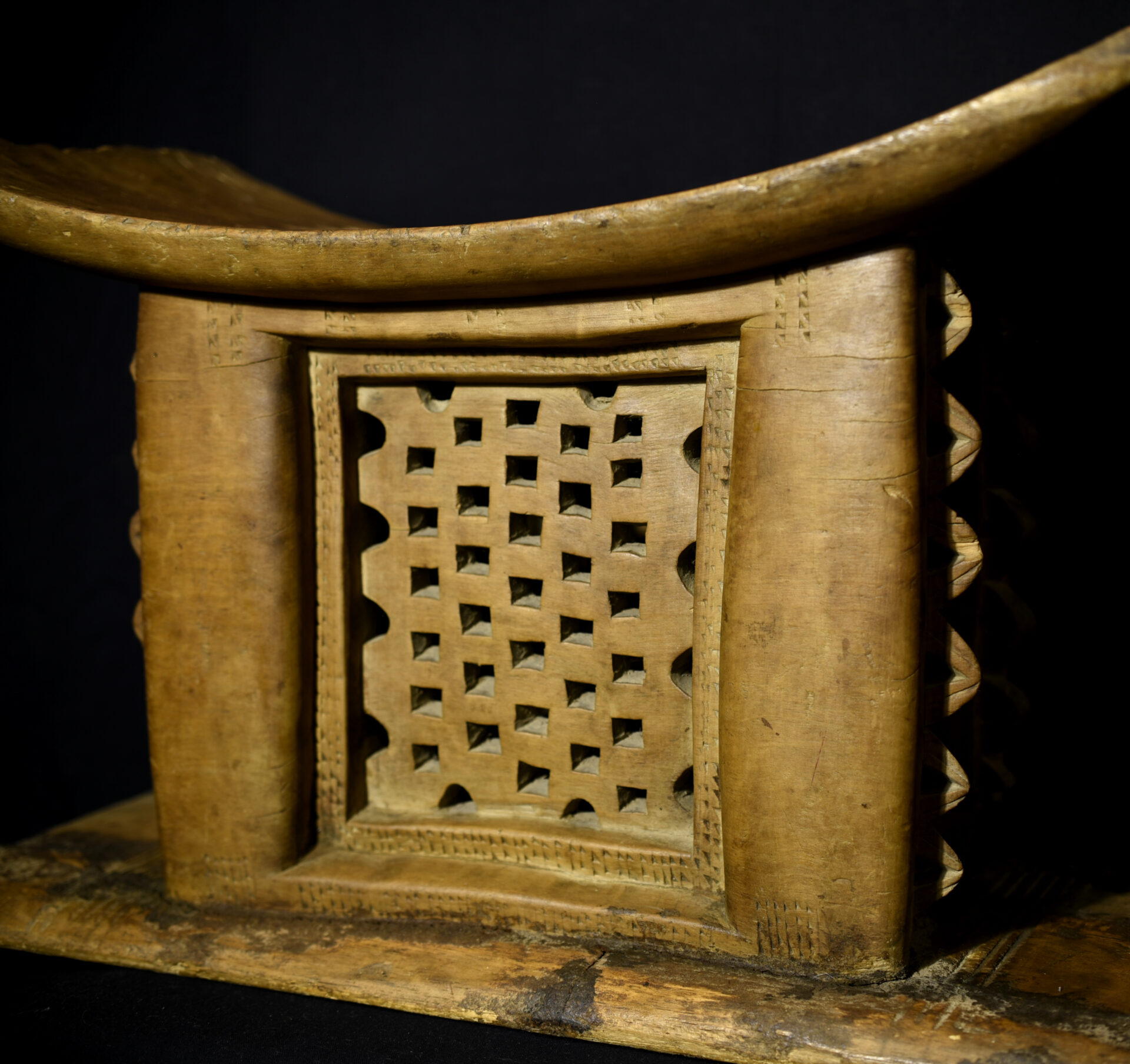 I am writing to let you know that I have this Qua terracotta headrest from the Calabar region, Nigeria. It is a beautiful piece with a fine, aged patina, likely dating to the 18th century.
