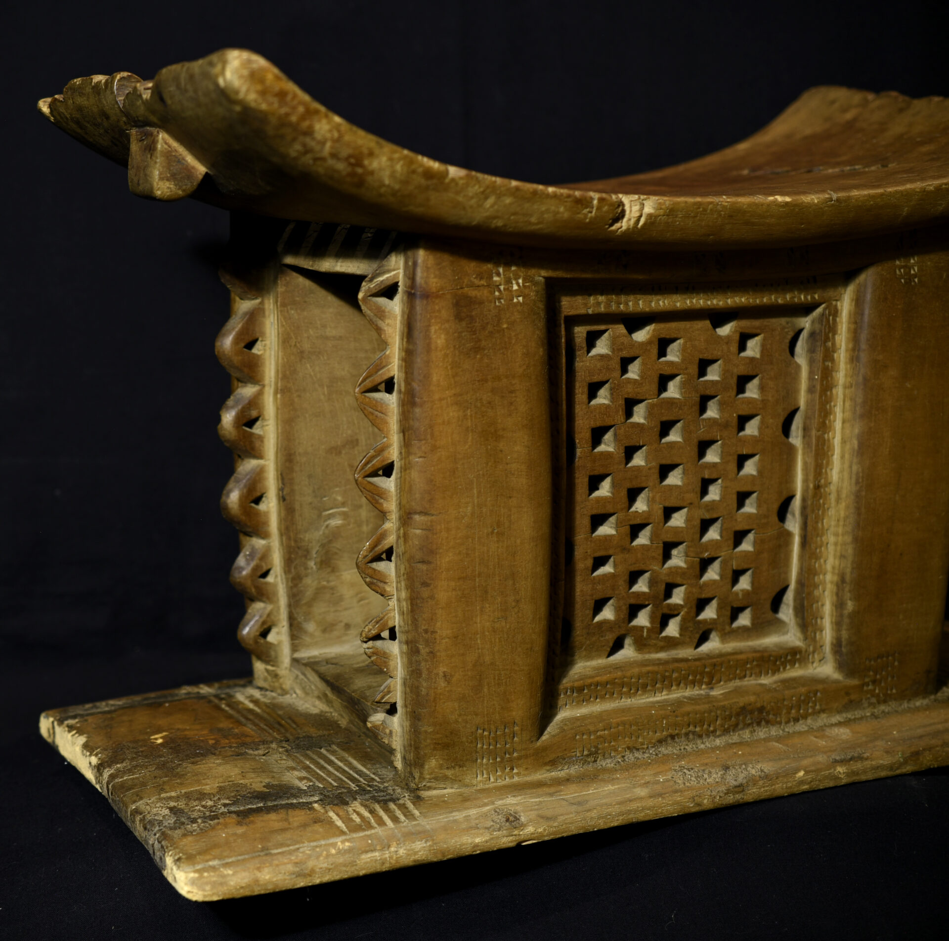 I am writing to let you know that I have this Qua terracotta headrest from the Calabar region, Nigeria. It is a beautiful piece with a fine, aged patina, likely dating to the 18th century.