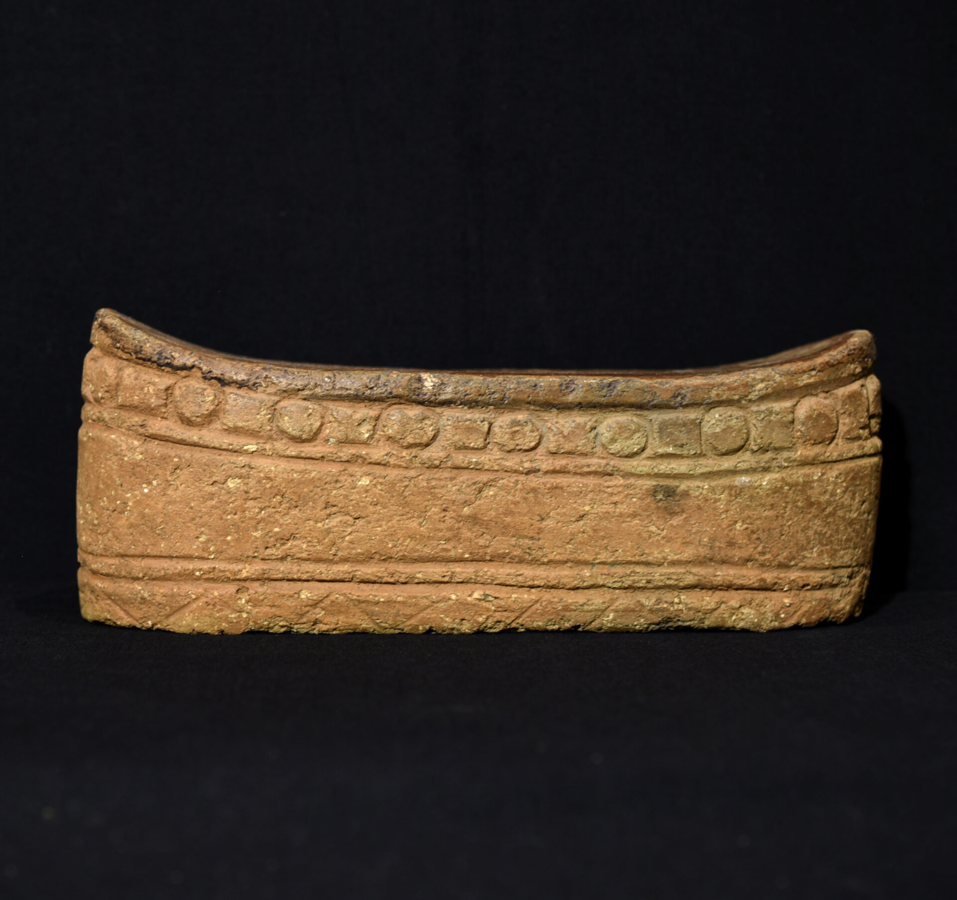 Antique Qua Terracotta Headrest – Calabar Region, Nigeria – RARE ITEM